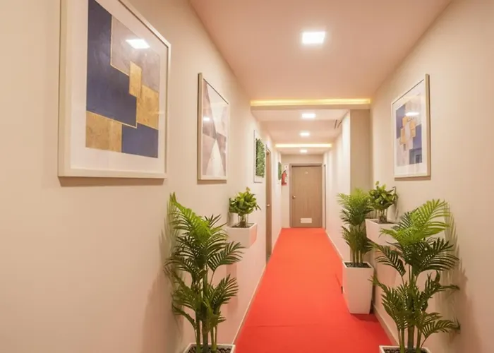 Central hotel: Fabhotel Silver Lake