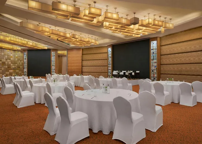 Meluha The Fern Mumbai, Powai, Series By Marriott